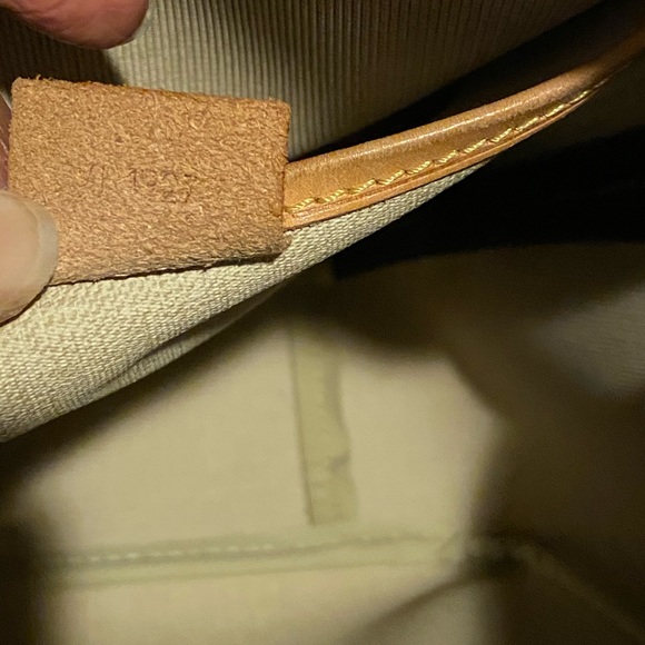 🚫SOLD🚫 Louis Vuitton Excursion Monogram Bag - Picture 11 of 11